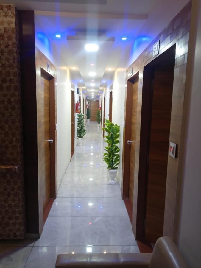 Hotel Dreamland Vadodara Buitenkant foto
