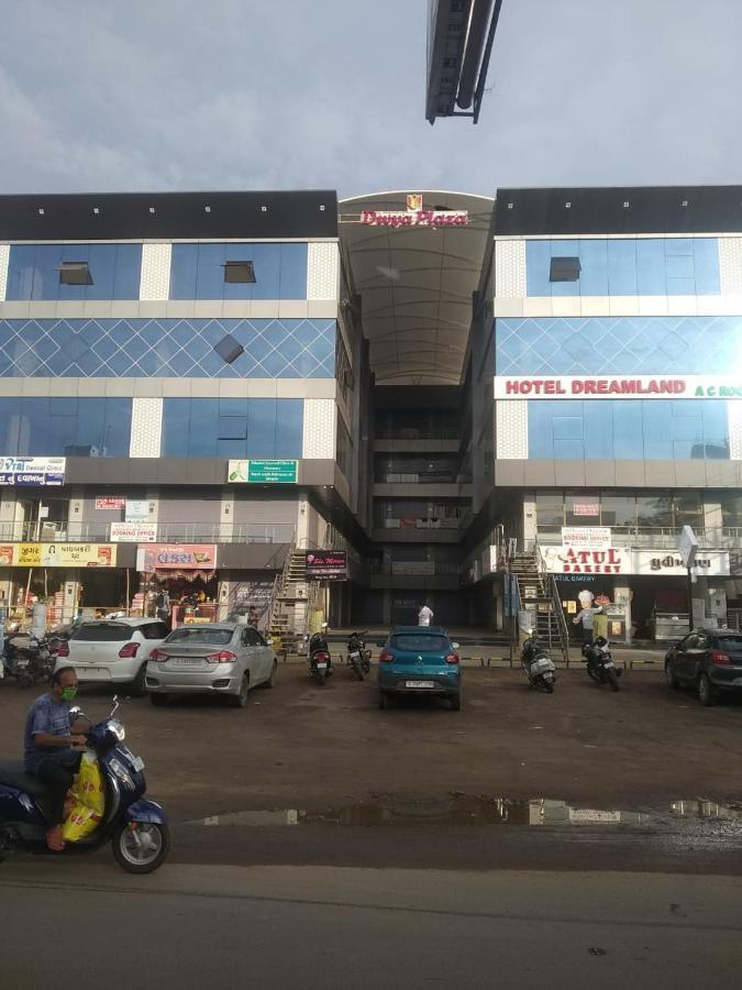 Hotel Dreamland Vadodara Buitenkant foto